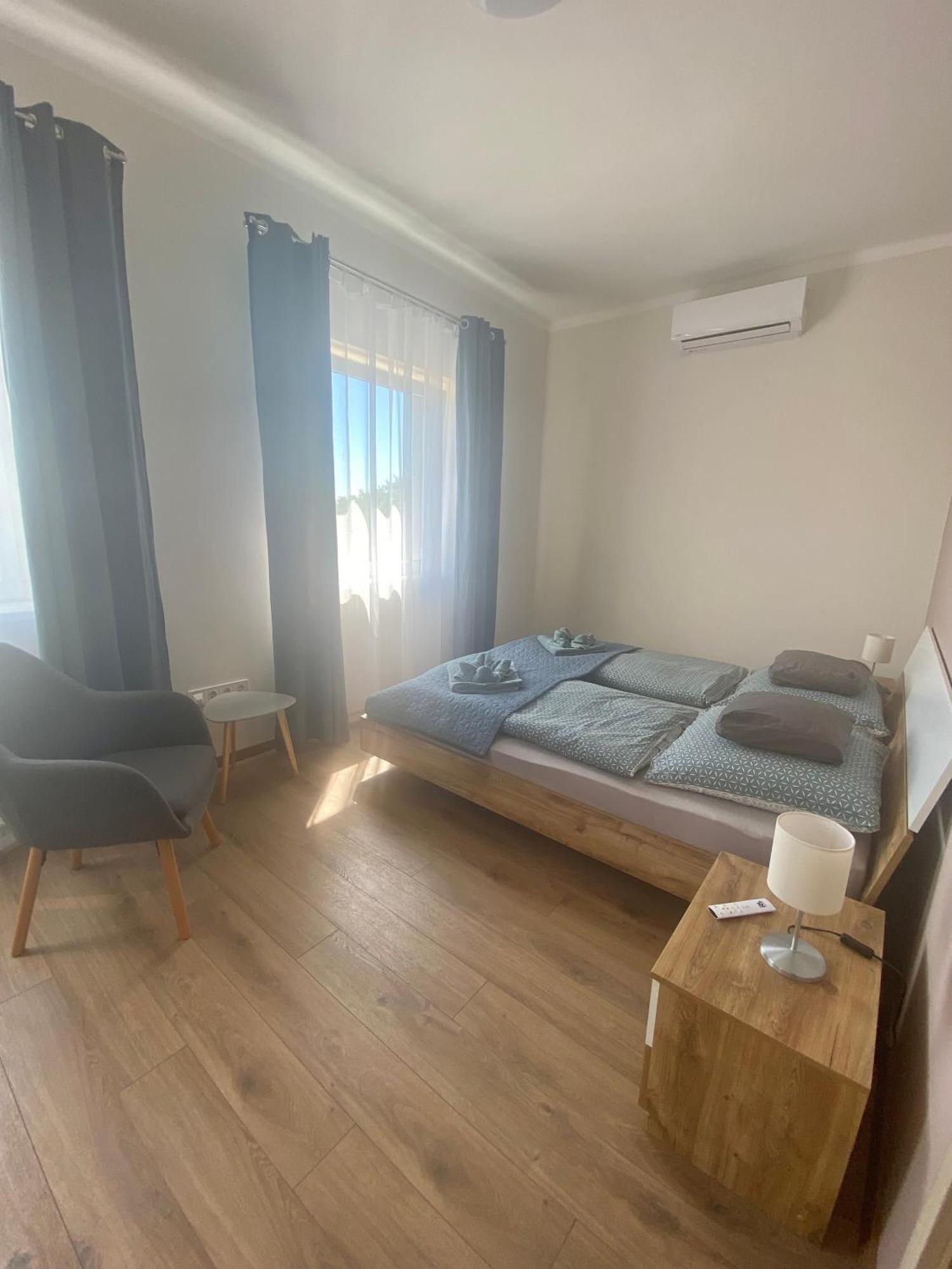 Alsóörs Azur Panorama Apartman מראה חיצוני תמונה