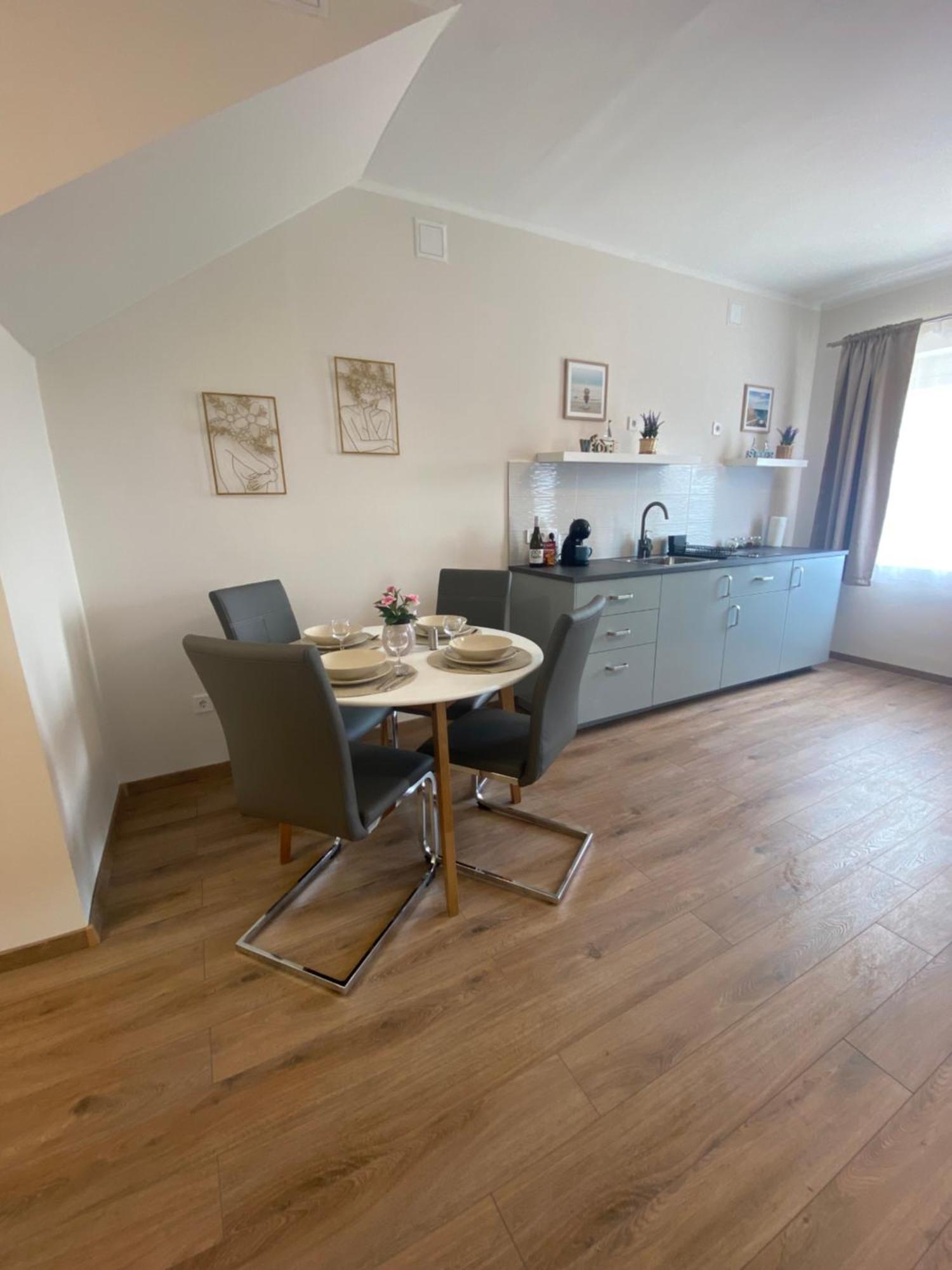 Alsóörs Azur Panorama Apartman מראה חיצוני תמונה