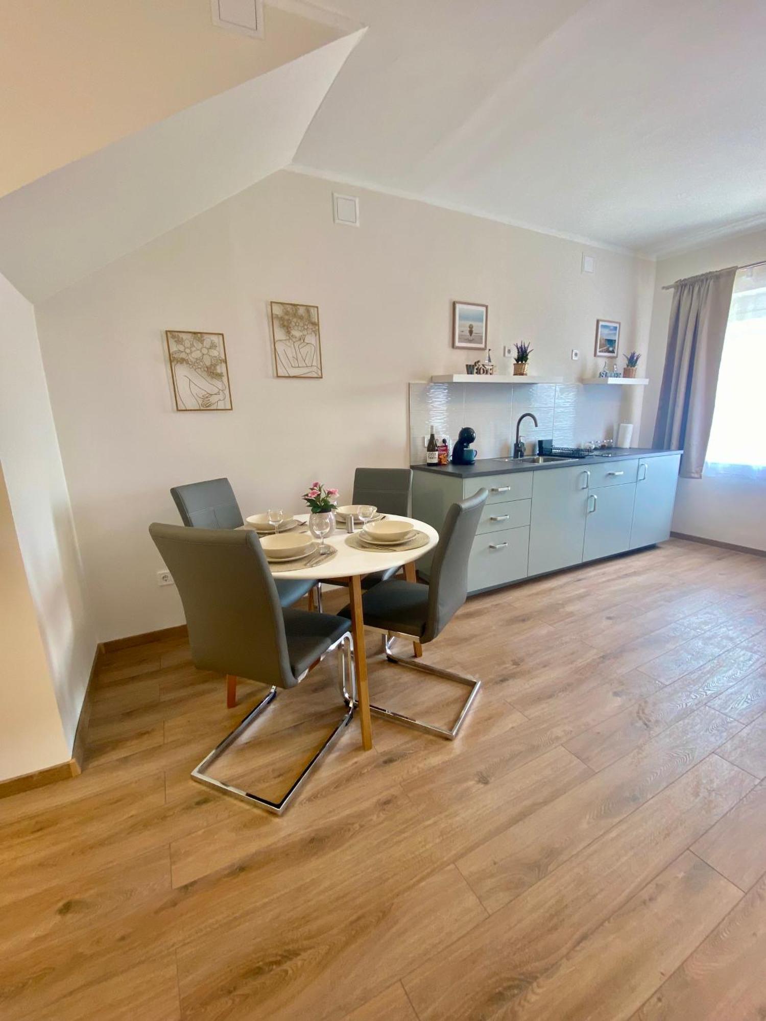 Alsóörs Azur Panorama Apartman מראה חיצוני תמונה